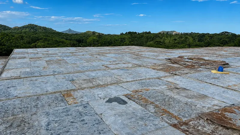 Laje concretada em obra no litoral do Espírito Santo